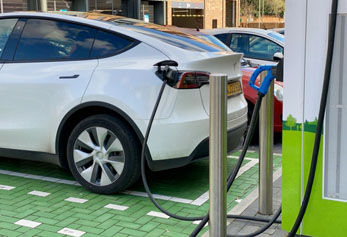 UK reaches 70,000 public EV charge points